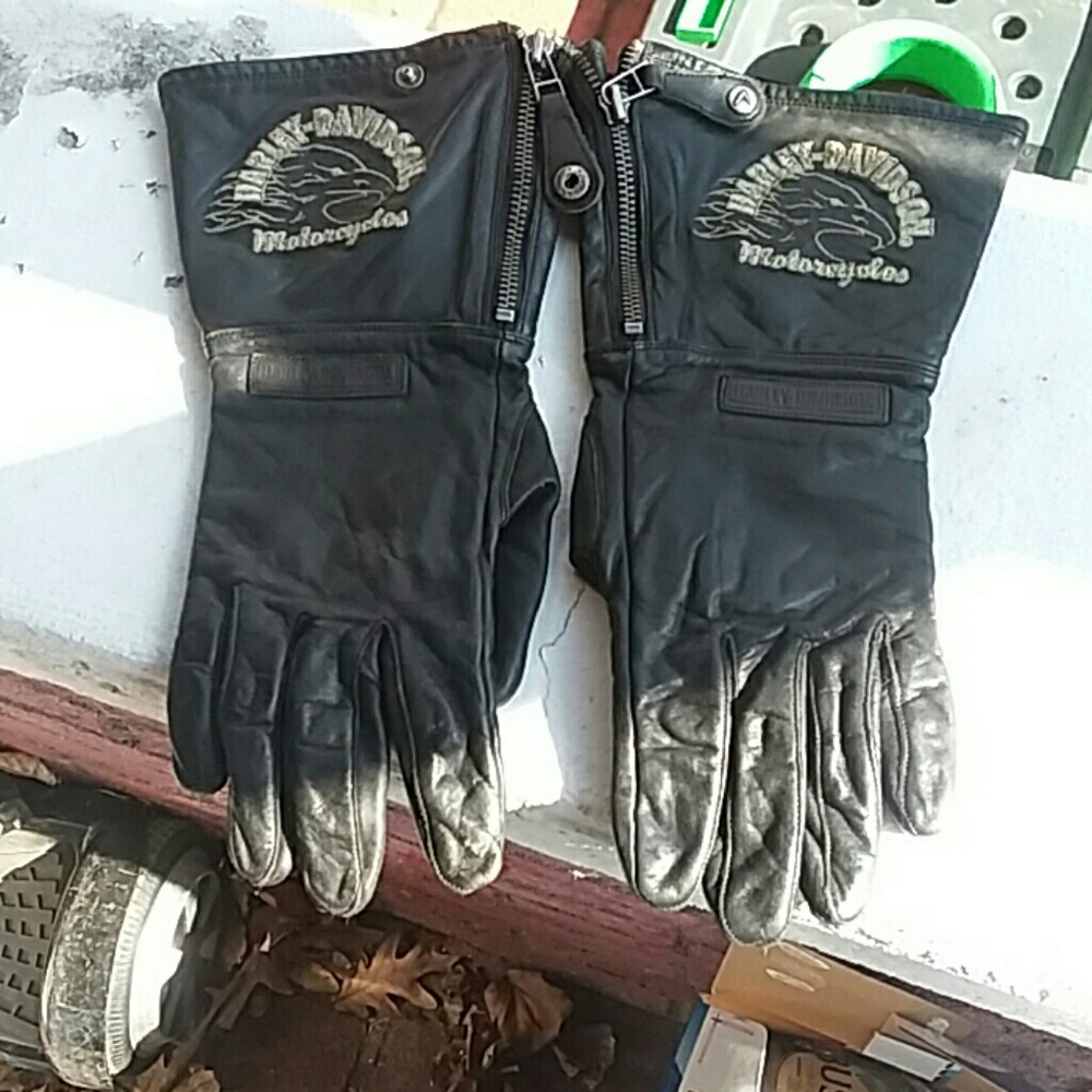 Harley Davidson women riding gloves